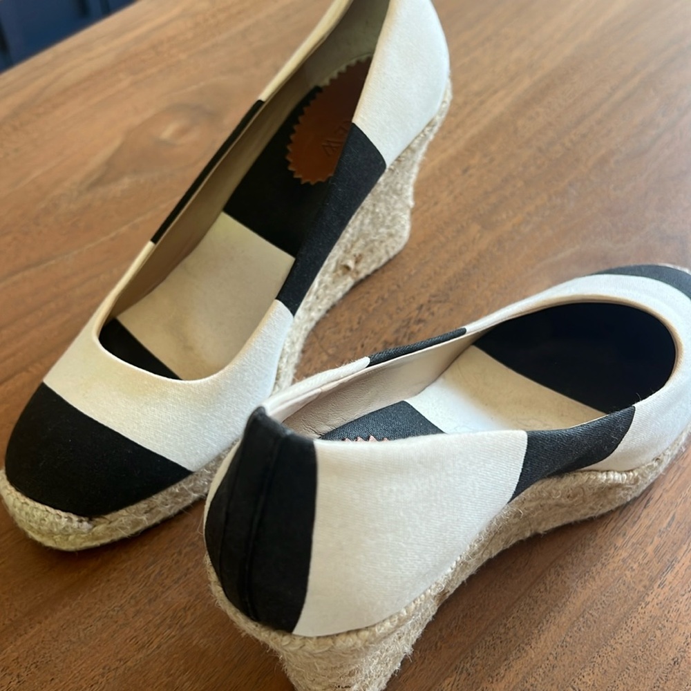 Jcrew espadrille wedge shoe. Size 7.5. Black and white.